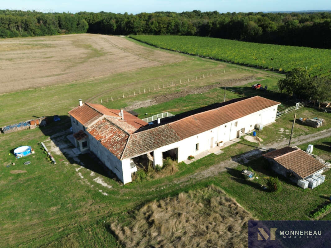 Maison à LEOVILLE