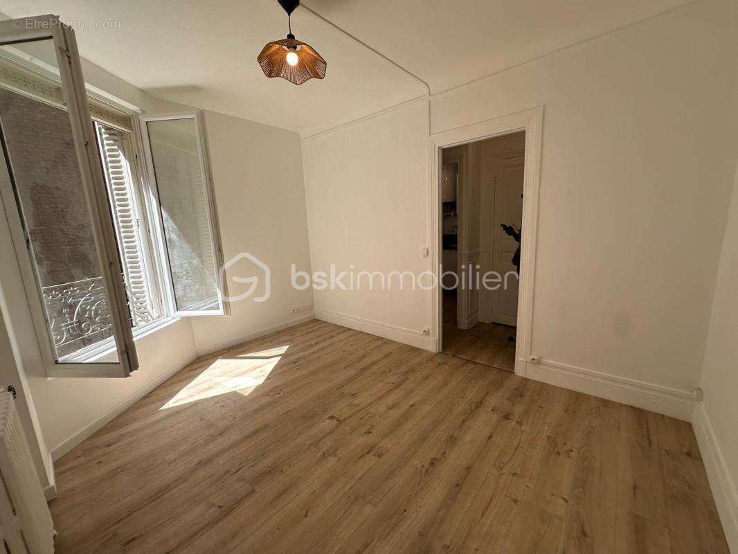 Studio à 750 m  de la gare refait a neuf - photo 2