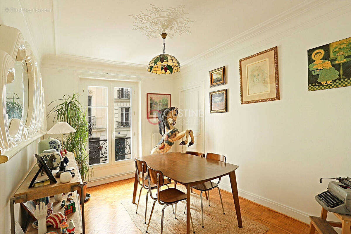 Appartement à PARIS-18E