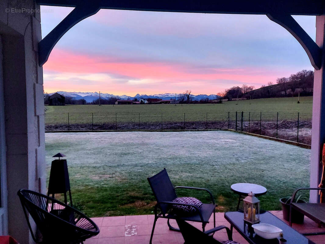 Maison à POEY-DE-LESCAR