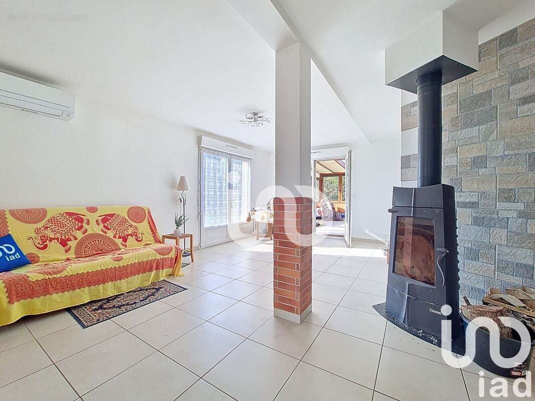 Photo 6 - Maison à SAINT-JEAN-LES-DEUX-JUMEAUX