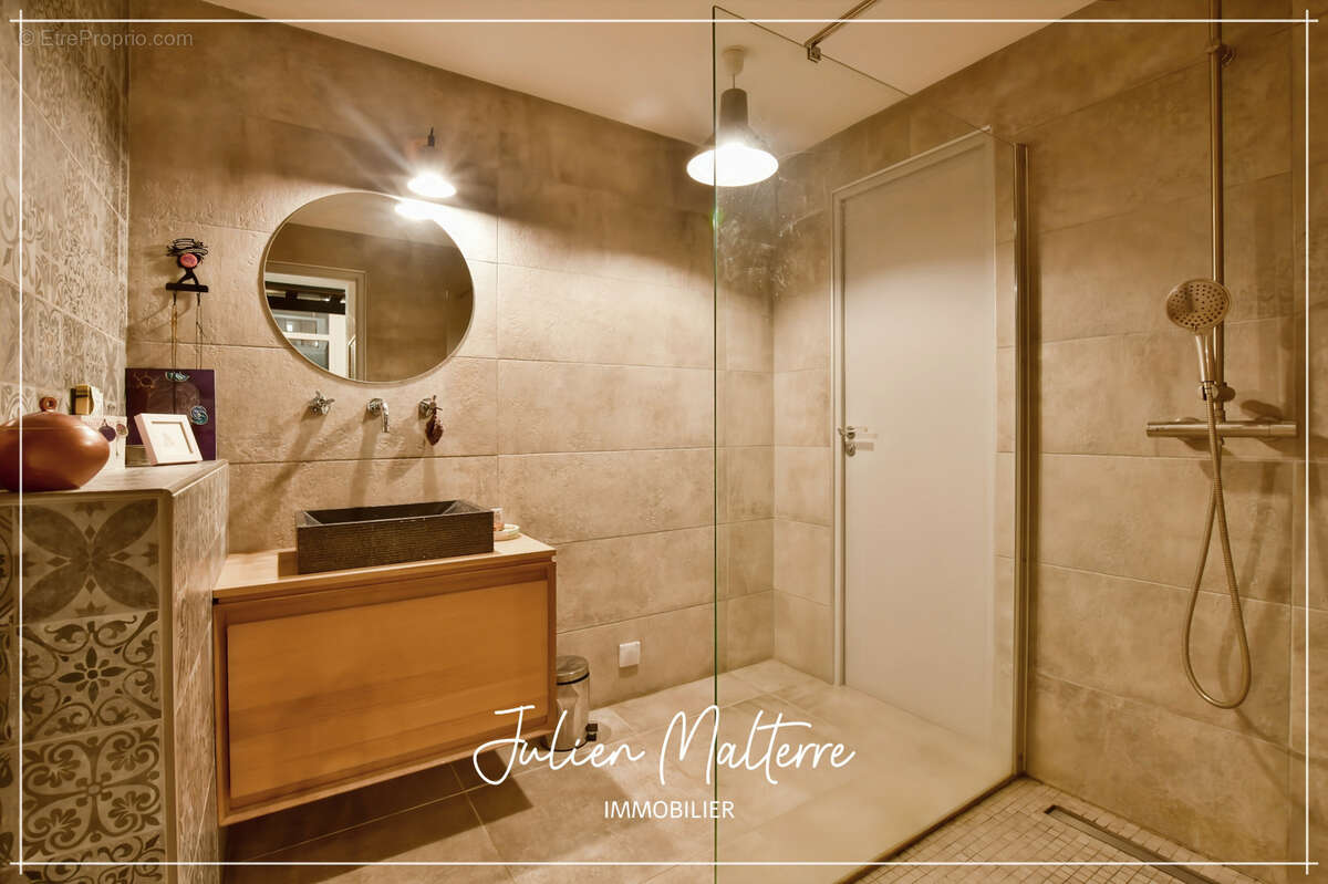 SAINT ETIENNE (42) - Exceptionnel LOFT de 165 m² avec 5 chambres et garage - Quartier Tréfilerie - photo 16