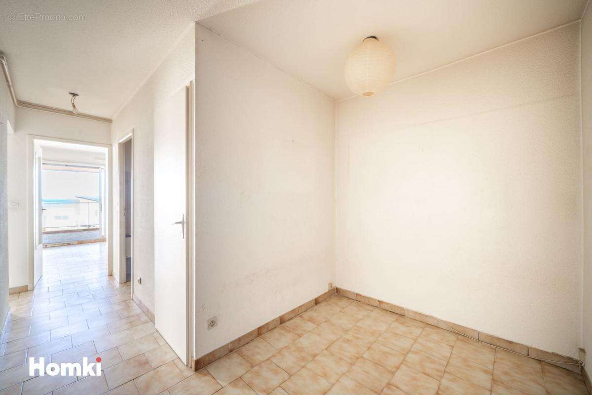 Appartement à MAUGUIO
