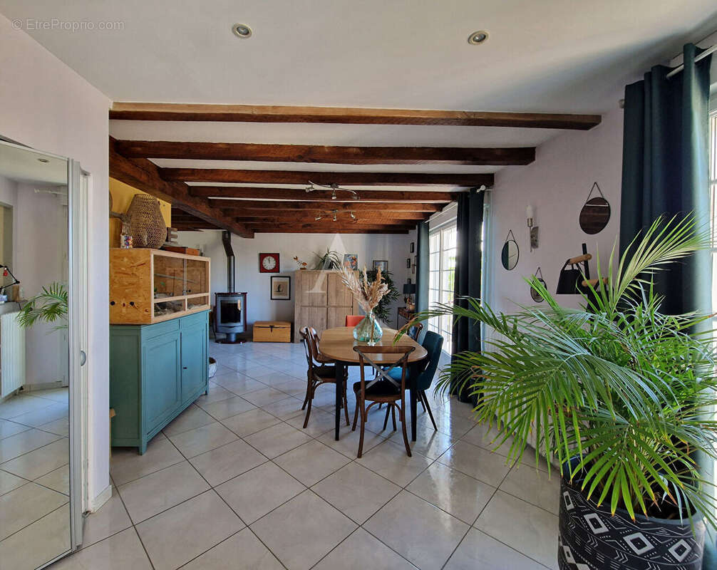 Maison à SAINT-SYLVAIN-D'ANJOU