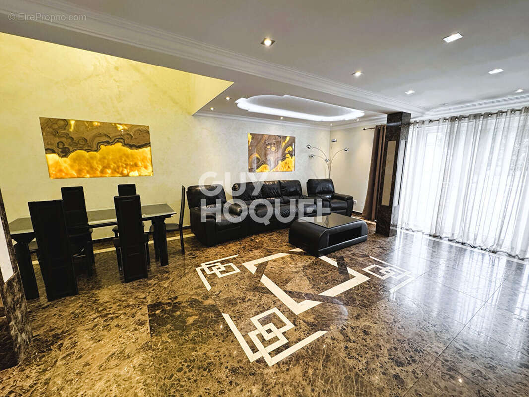 Maison à DECINES-CHARPIEU