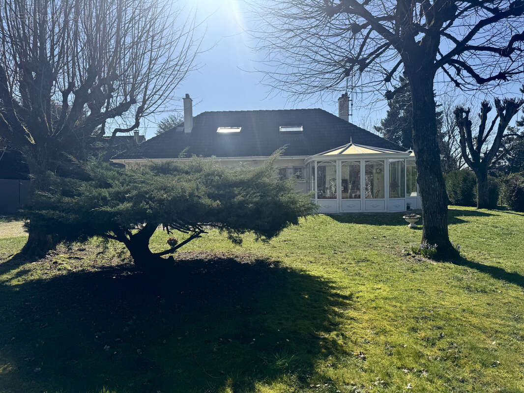 Maison à FERRIERES-EN-GATINAIS