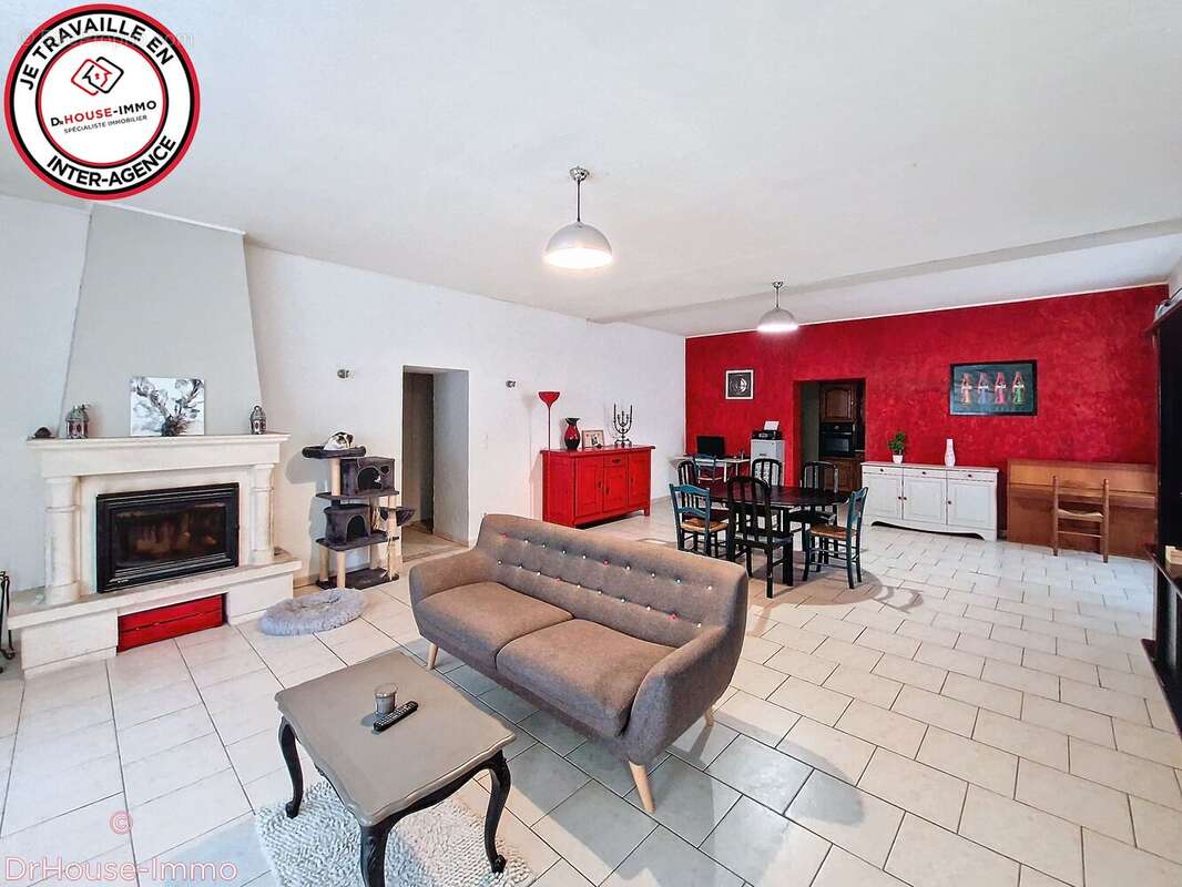 Maison 170 m² à Champdeniers-Saint-Denis  - photo 2