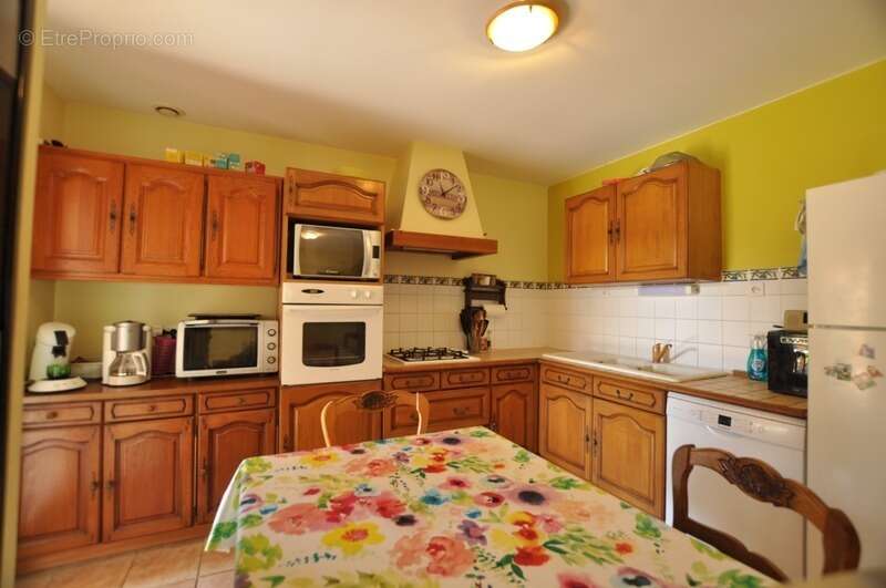 Maison à LAPEYROUSE-MORNAY