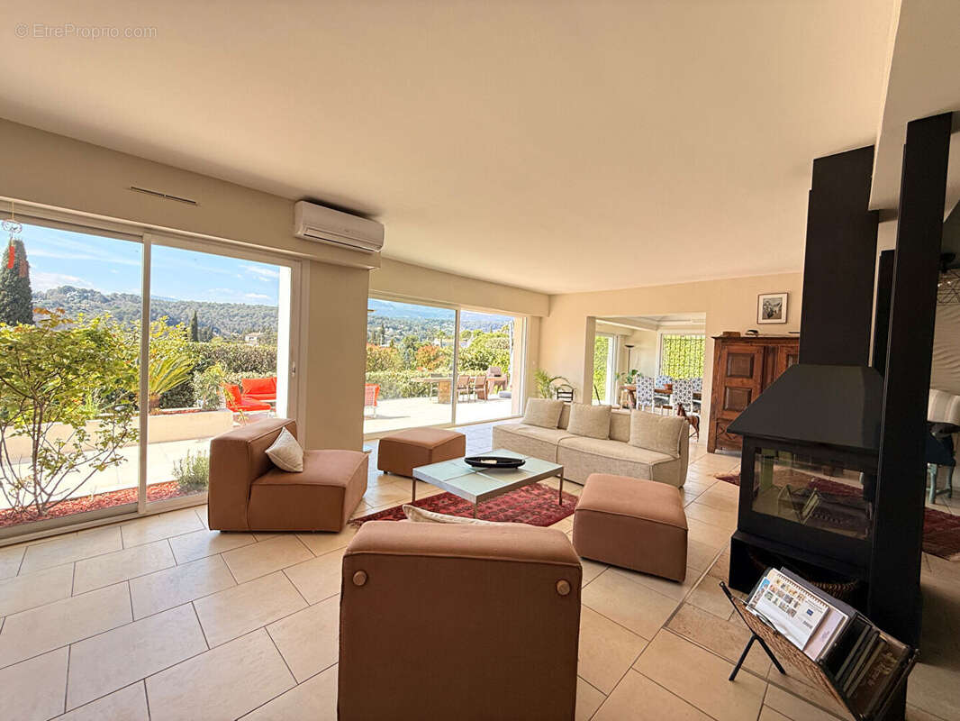 Maison à LA COLLE-SUR-LOUP