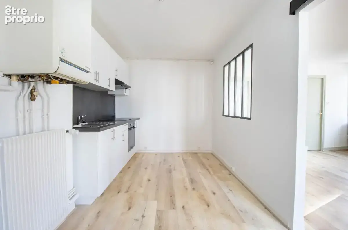 Au cœur de Nancy, rue Saint-Dizier, immeuble de rapport ancien de type bourgeois, en pierre de taille, typique du centre-ville d - photo 11