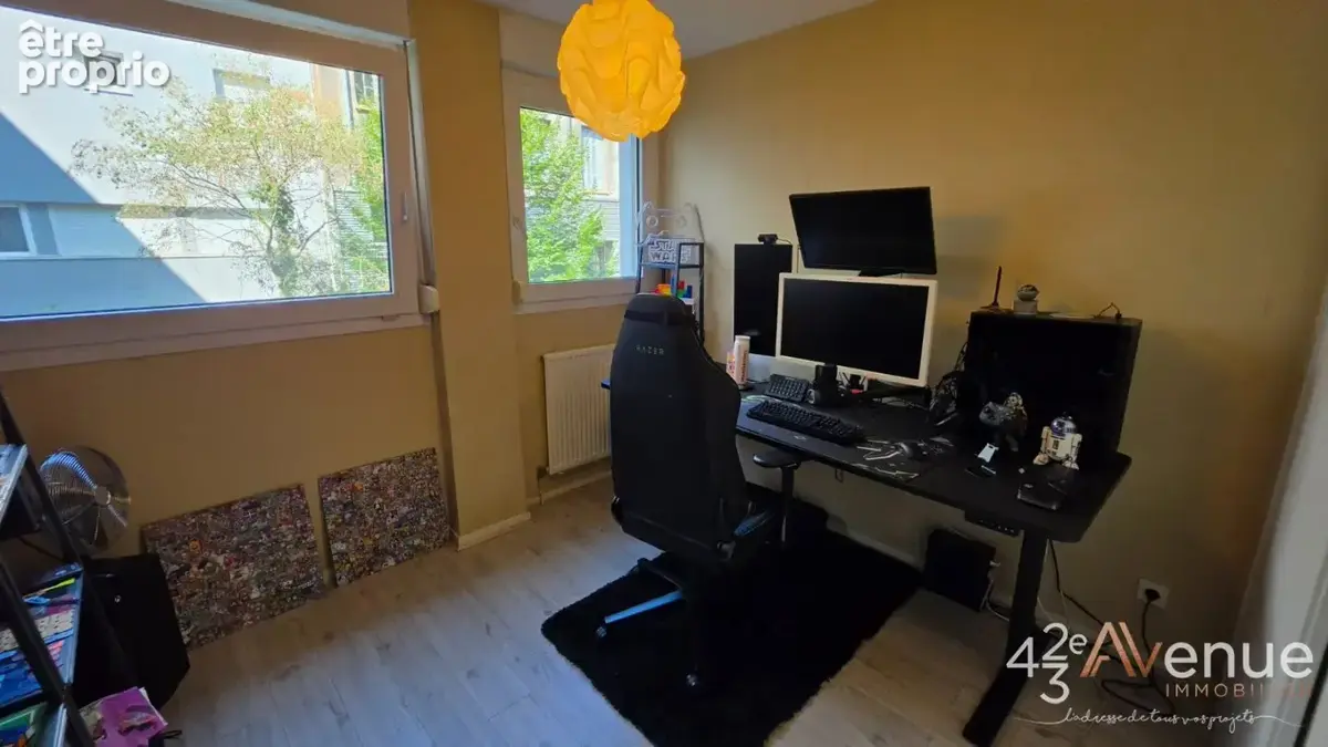 Appartement 65 m² à Saint-Etienne  - photo 9