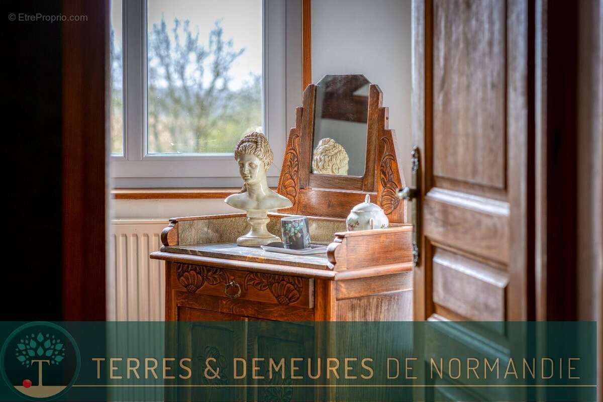 Ensemble immobilier de 383m² sur son parc de 1.2 hectare en Normandie, 76. - photo 7