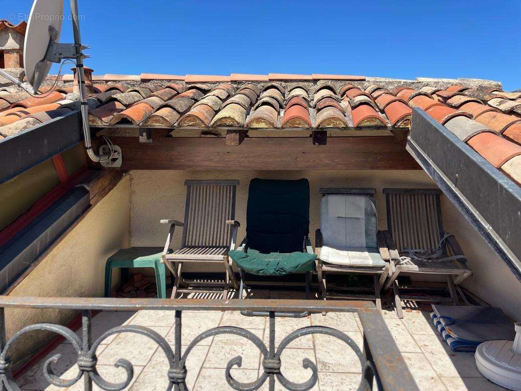 Maison à CHATEAUNEUF-GRASSE