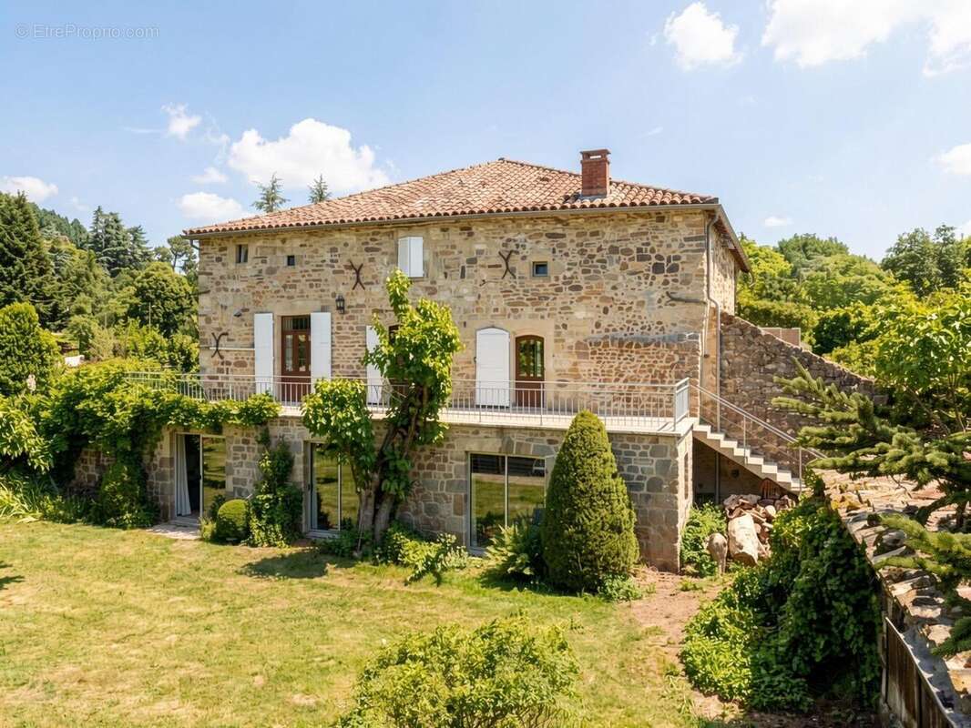   - Maison à JAUJAC
