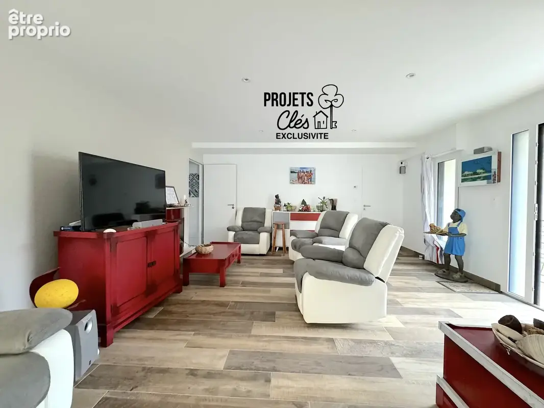 Charmante maison de bourg entièrement rénovée en 2020, d'une superficie de 105 m2 habitables. - photo 4