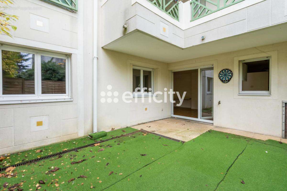 Appartement à LES PAVILLONS-SOUS-BOIS