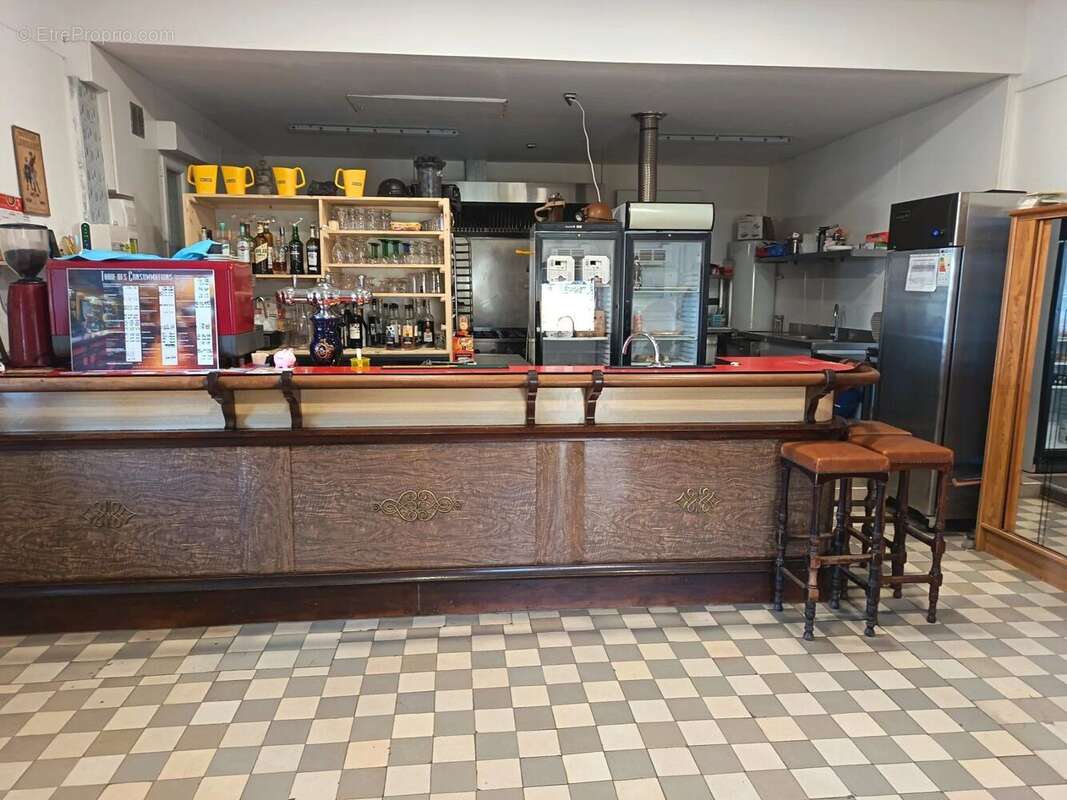 Commerce à AUZAT-LA-COMBELLE