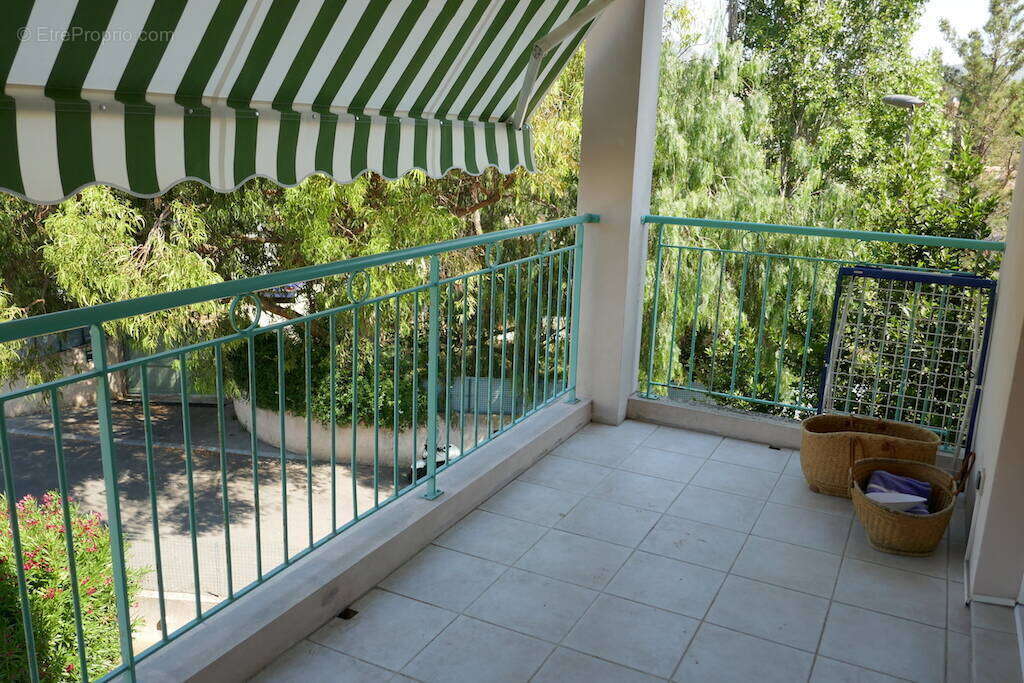  Vente en Nue-Propriété – Usufruit Viager Réservé sur F80ans - Appartement F2/3 de standing à Sanary-sur-Mer (83110) - photo 11
