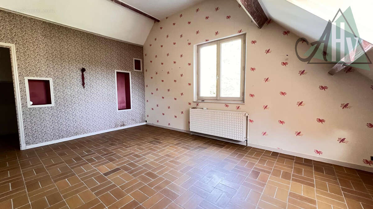 Maison à VILLENEUVE-LES-BORDES