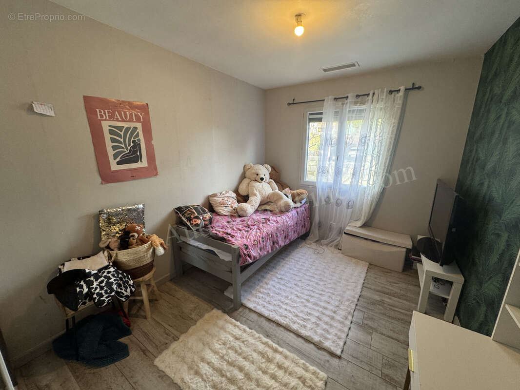Villa de plain-pied avec jardin et garage - photo 11