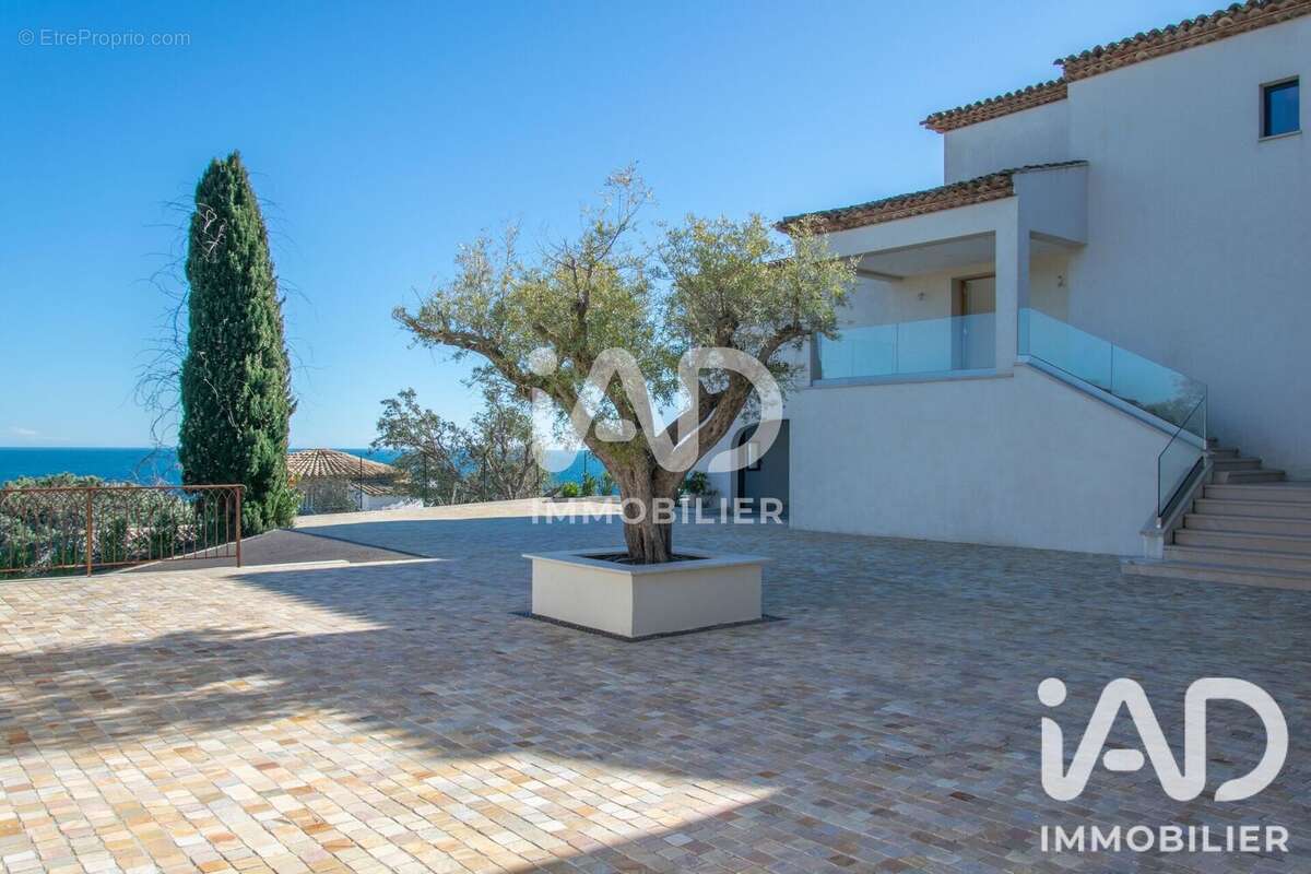 Maison 416 m² à Sainte-Maxime  - photo 7