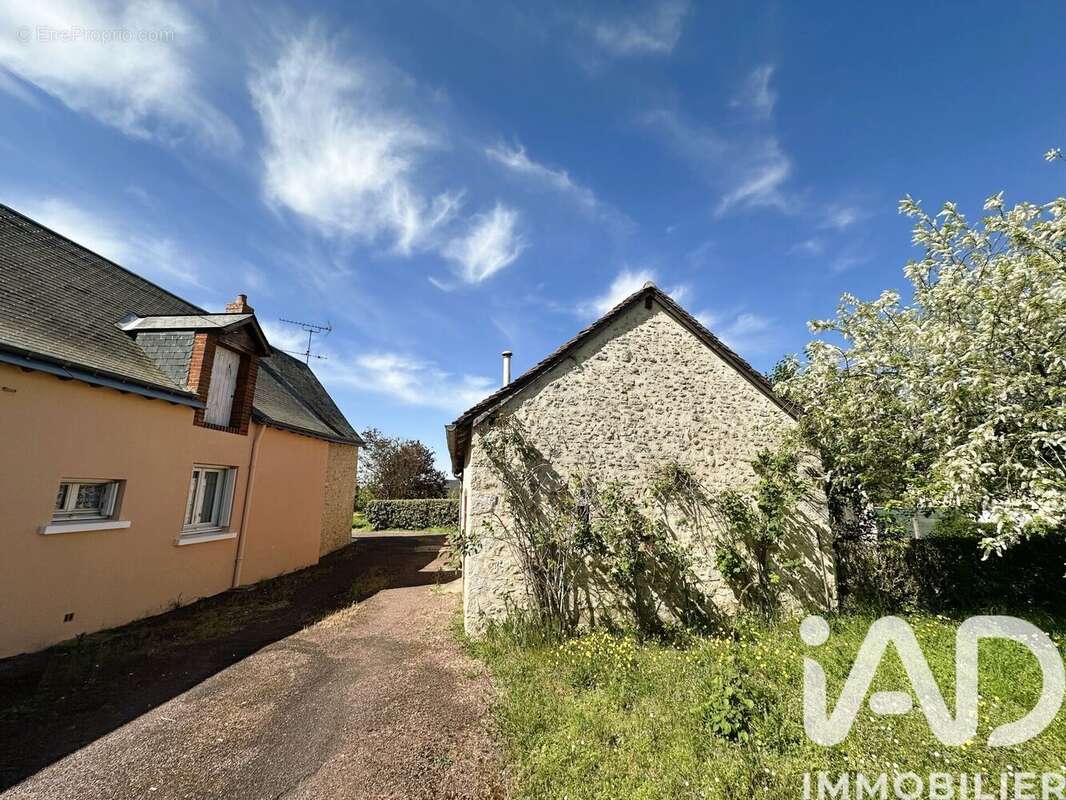 Maison 87 m² à Neuvy-En-Champagne  - photo 3