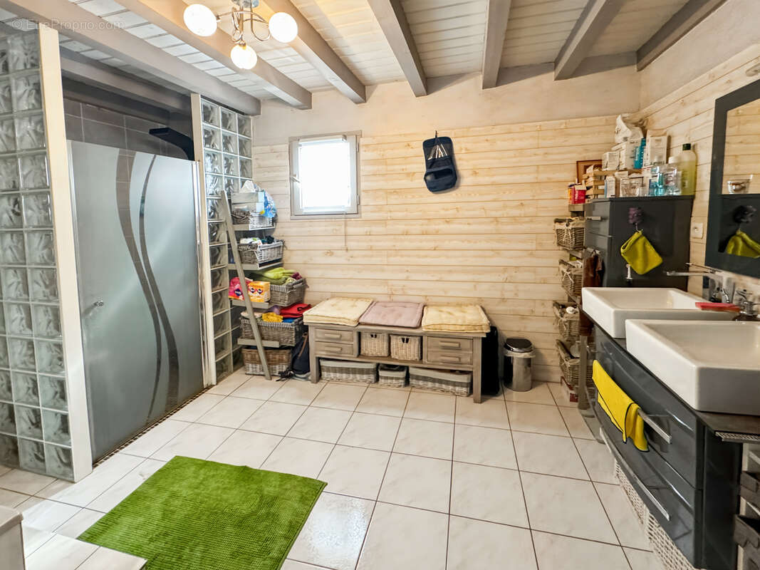 Maison à PAREMPUYRE