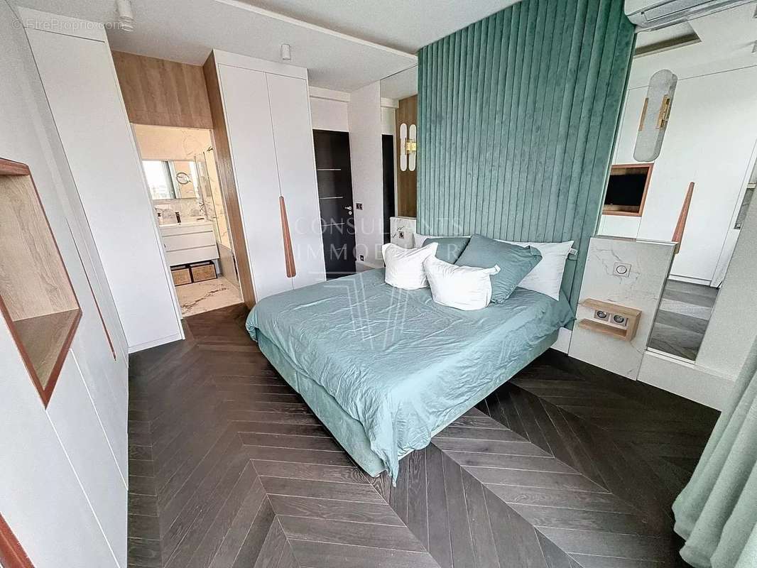 Appartement à NEUILLY-SUR-SEINE