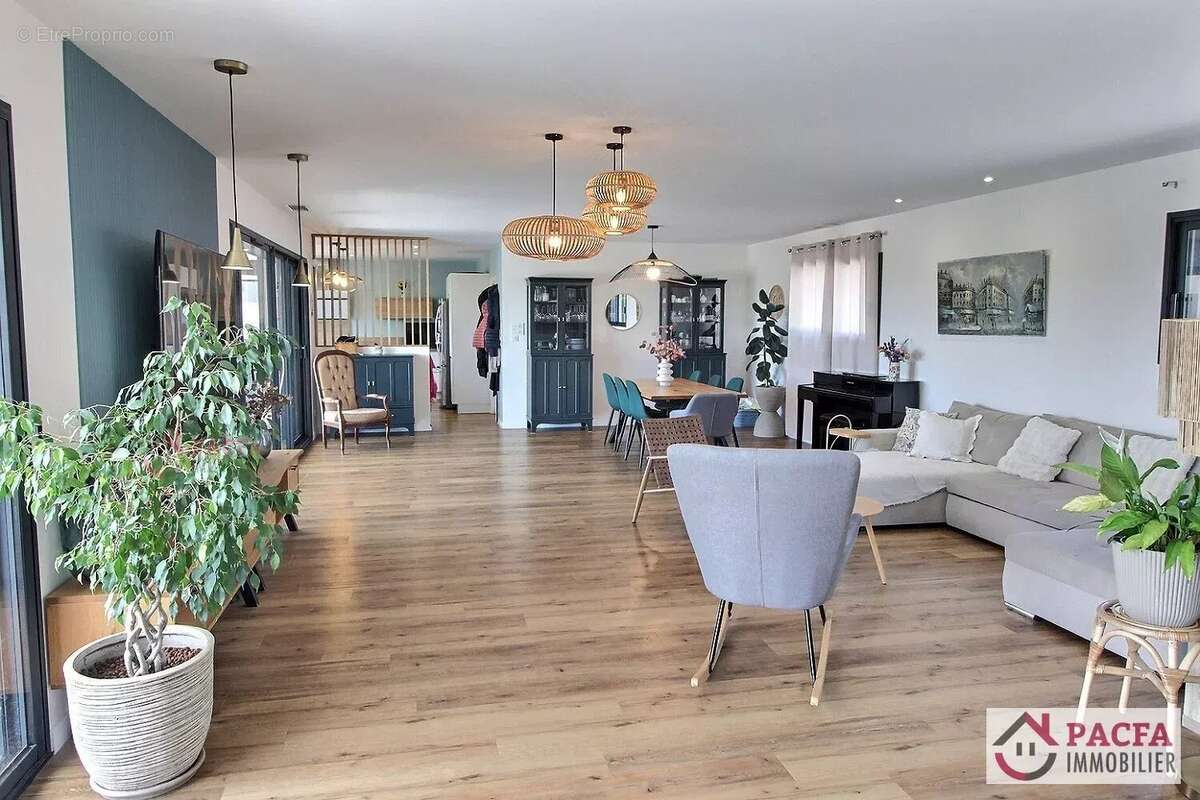 Villa moderne de plain-pied 220 m² -CASTRES - photo 7