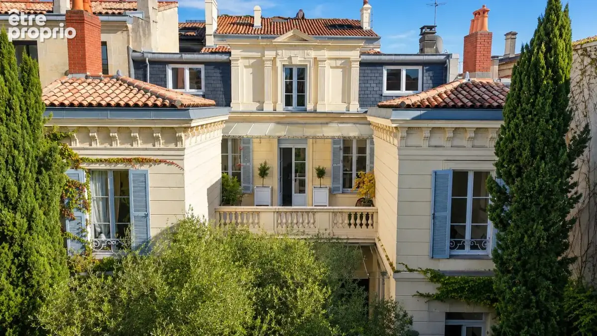Maison 8 pièces 310 m² · à Bordeaux · 310 m² · 1 976 000 €