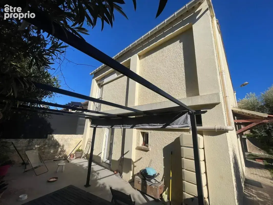 A vendre six-fours-les-plages 83140 belle maison 4 pieces en centre ville - photo 1