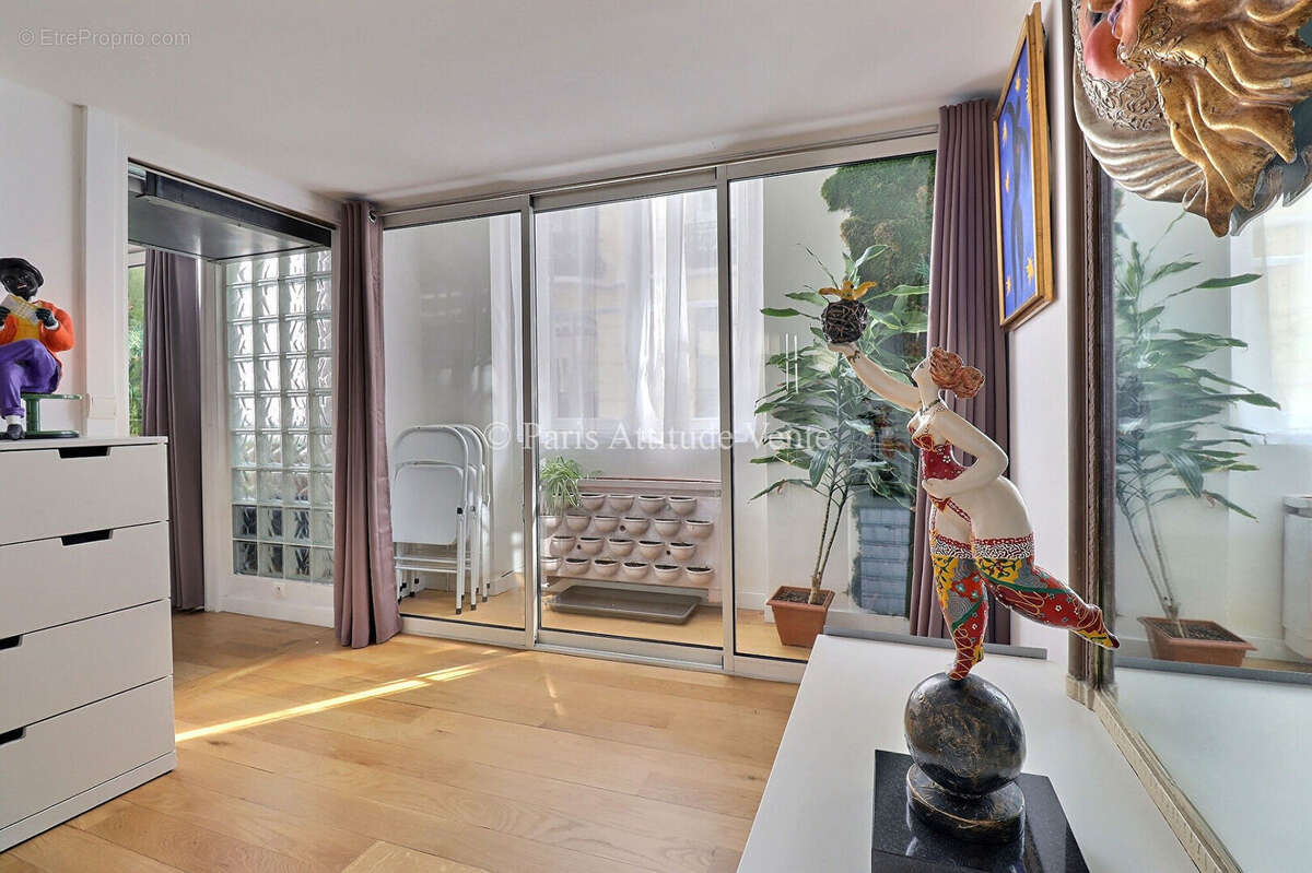 Appartement à PARIS-2E