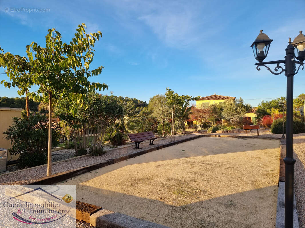 La crau villa t5 avec dependances et piscine - photo 27