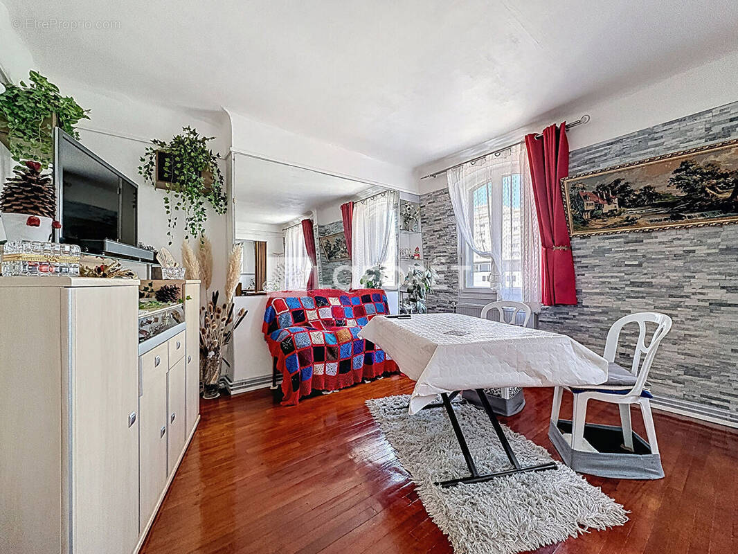 Appartement à SURESNES
