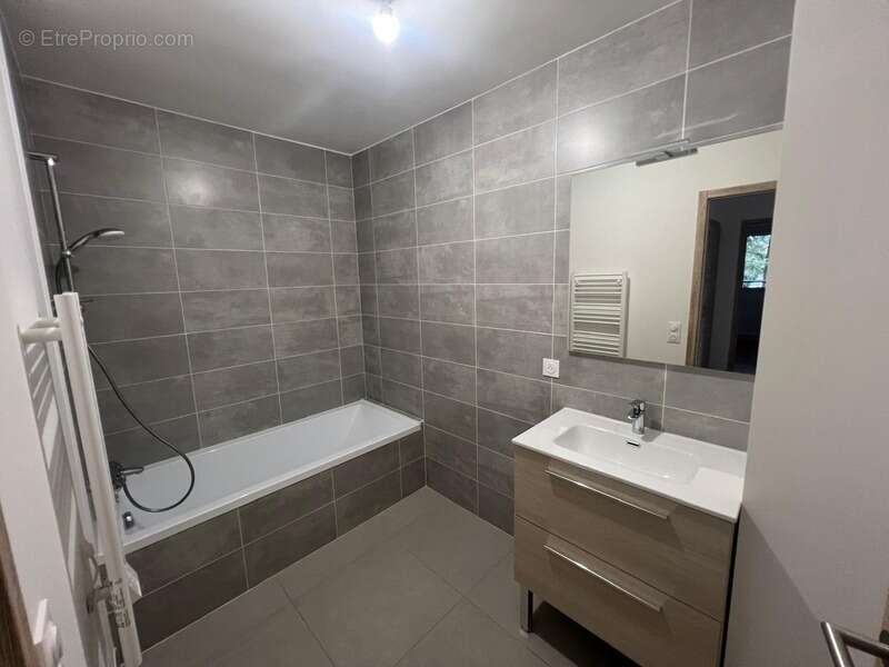 À vendre – Appartement T4 attique traversant de 106,15 m² avec terrasses et vue dégagée à Annemasse (74) - photo 7