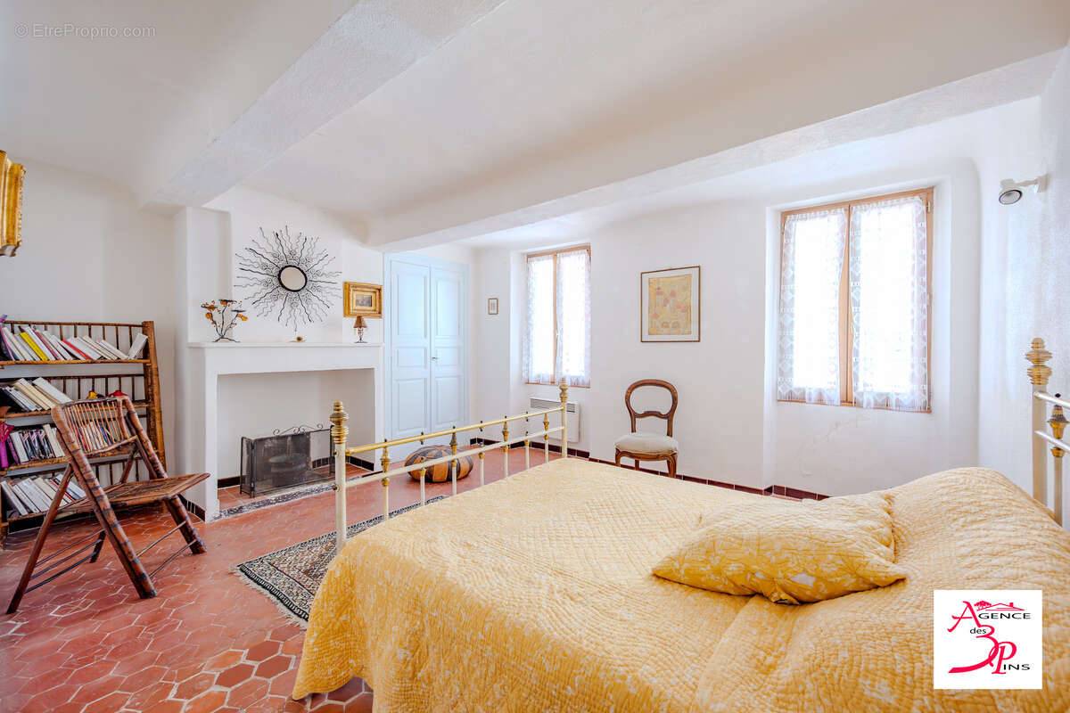 Maison à COLLOBRIERES