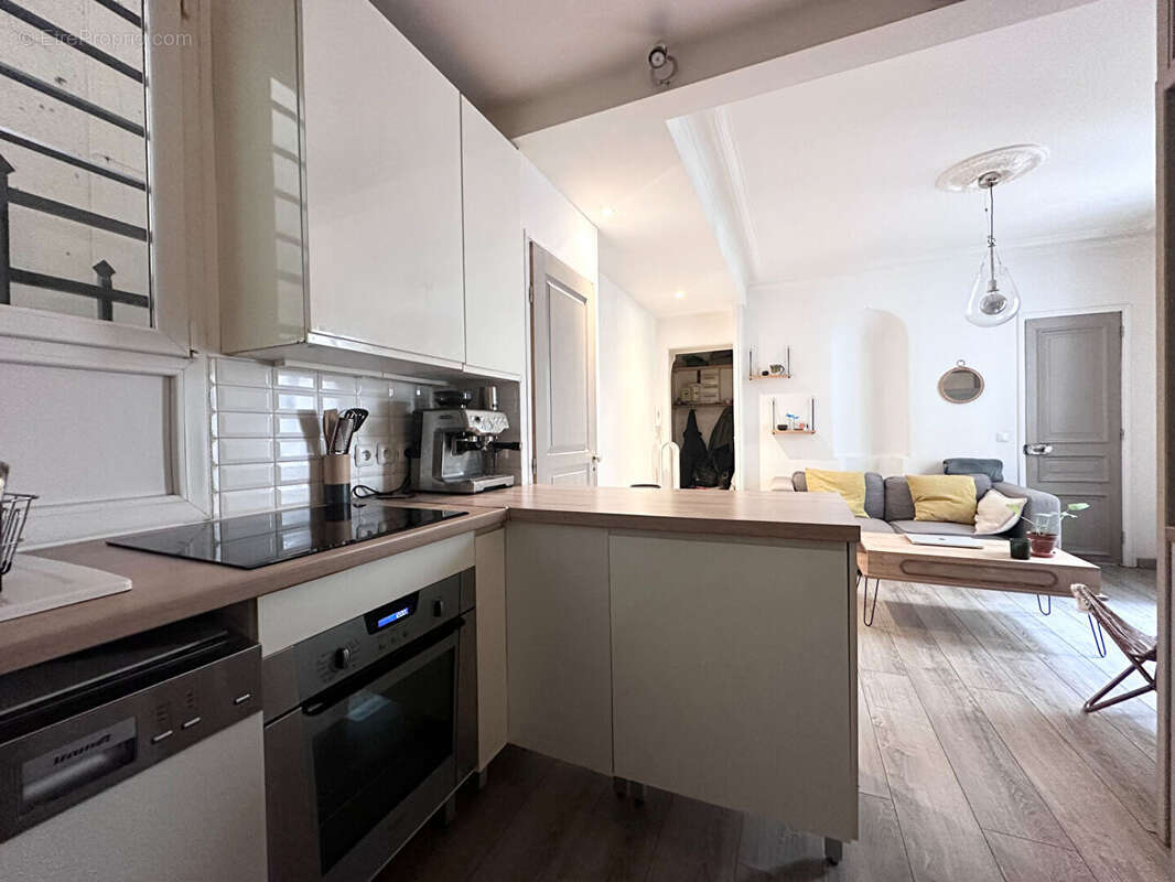Appartement à PARIS-18E