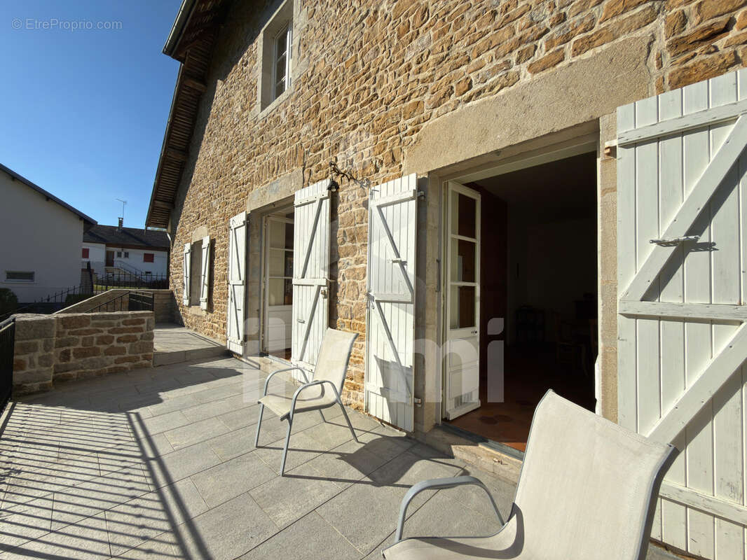 Maison à MONTAIN