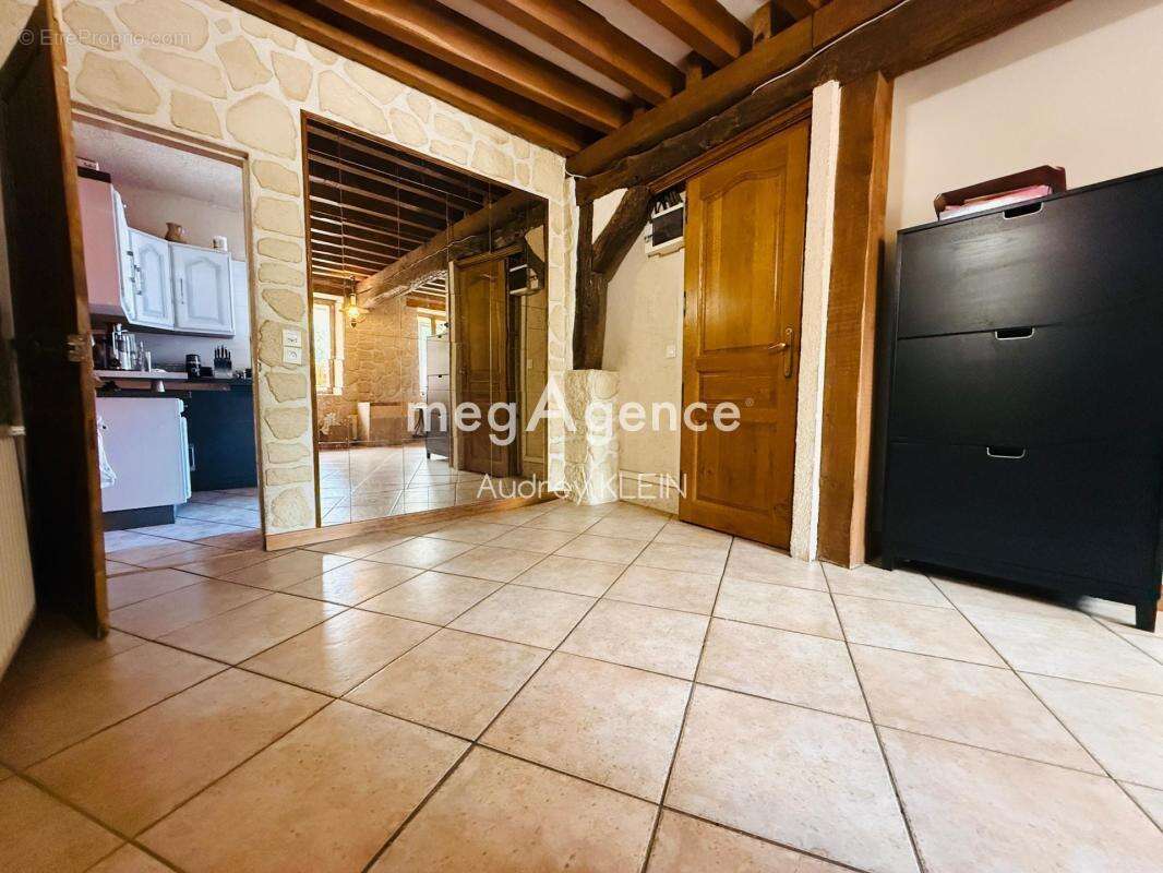 Spacieuse maison familiale avec garage, dépendance et jardin - photo 6