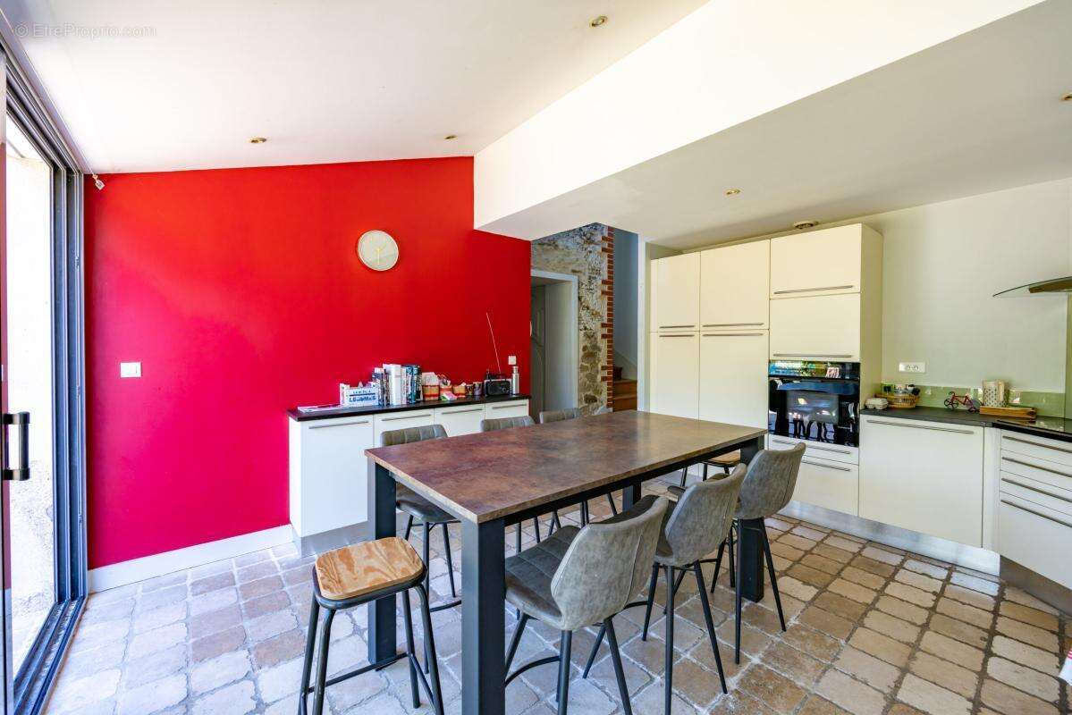 Maison de caractère de 222m2 - photo 4