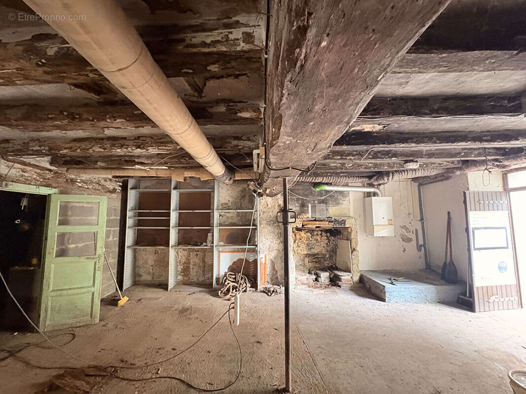 Appartement à LES PONTS-DE-CE