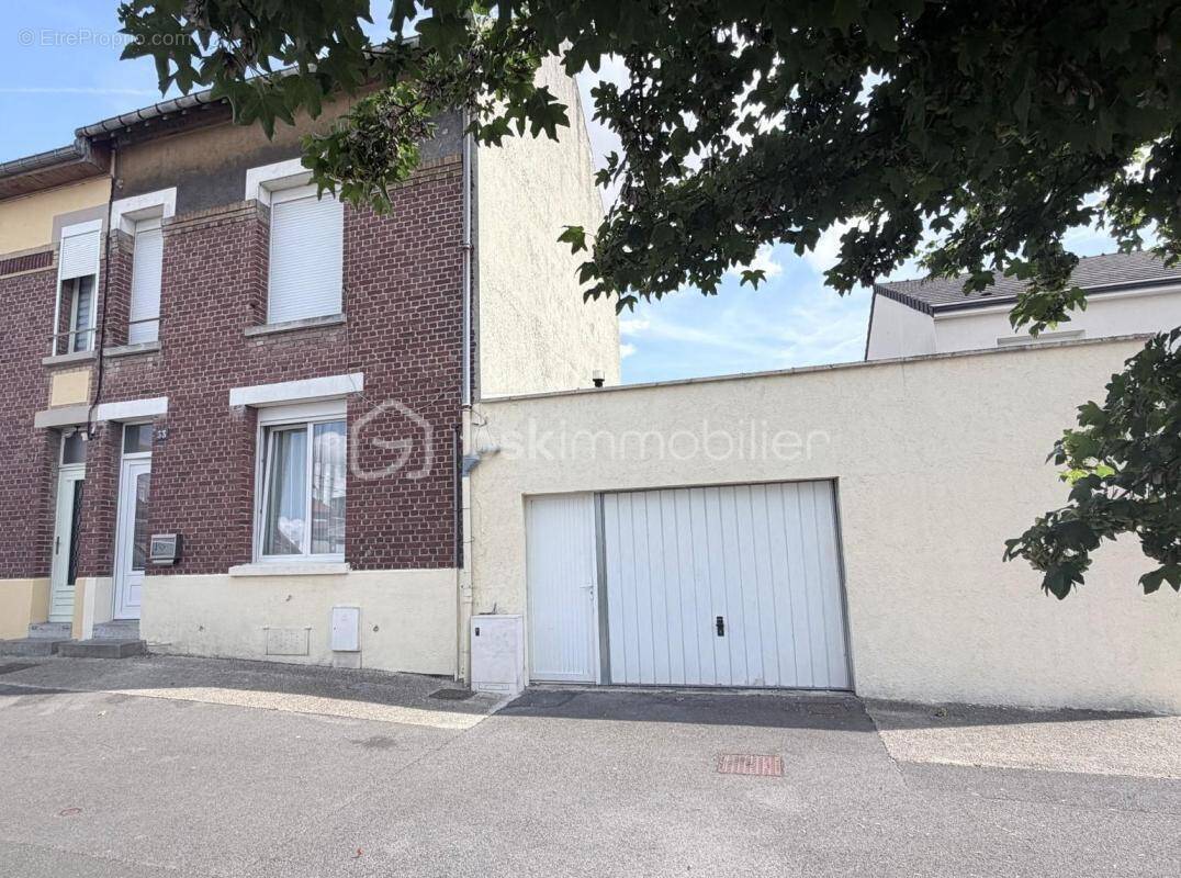 Maison à SAINT-QUENTIN