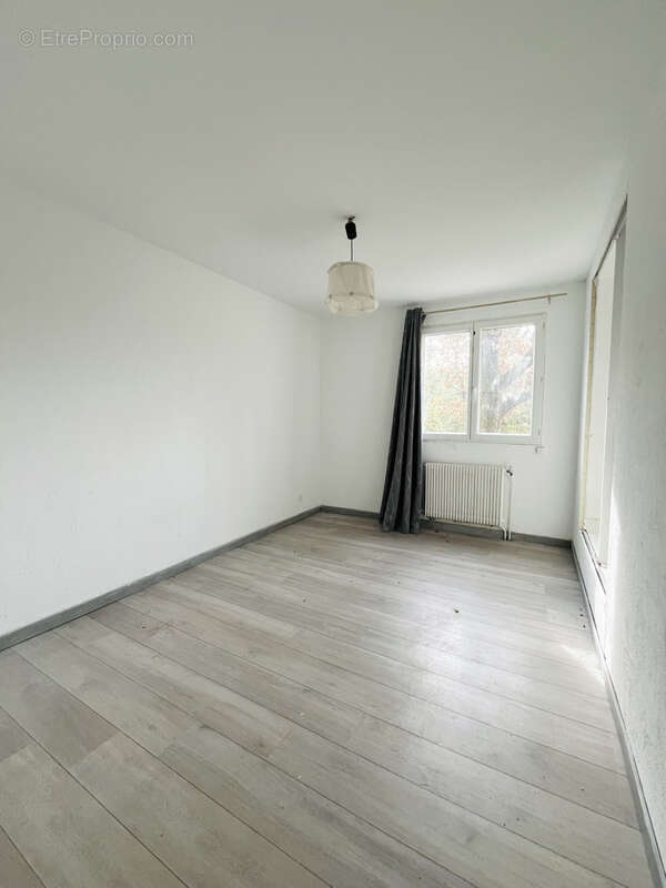 Maison à CHATEAUNEUF-LE-ROUGE