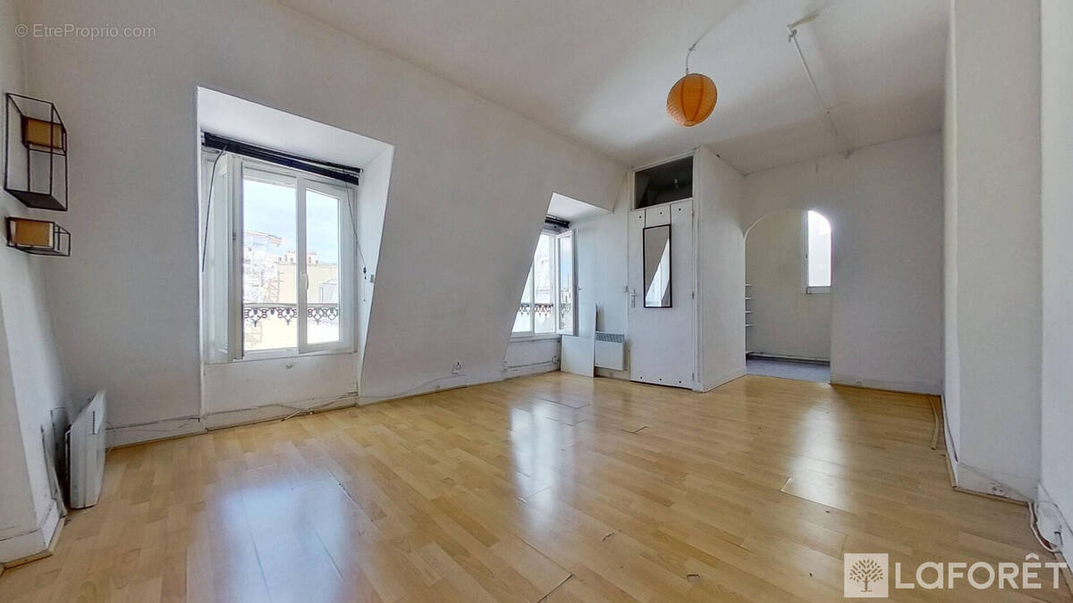 Appartement à PARIS-17E
