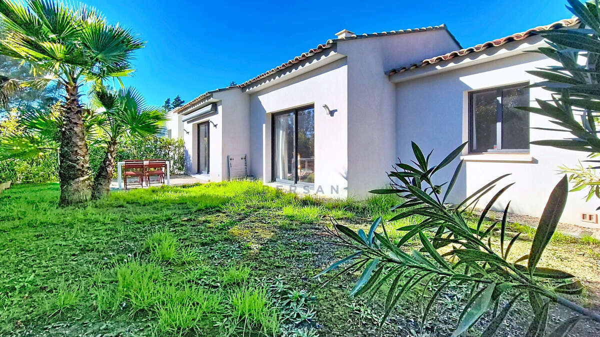 Maison à FREJUS