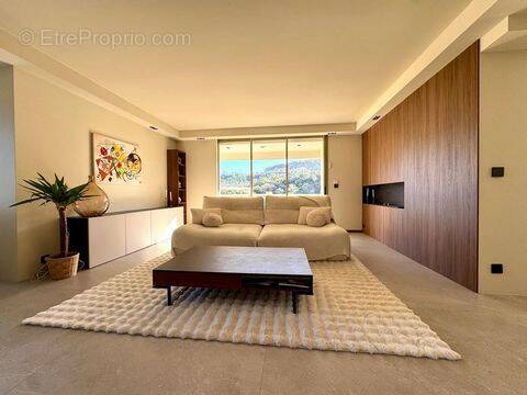 Appartement à MANDELIEU-LA-NAPOULE