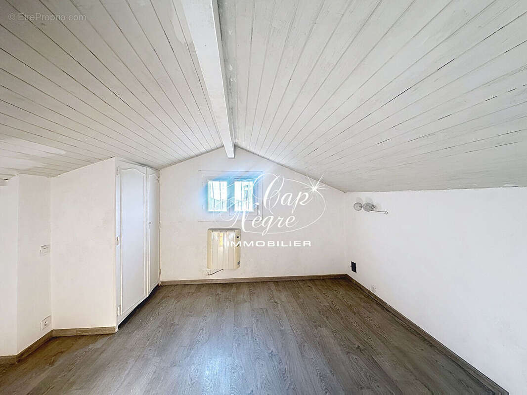 Appartement à BORMES-LES-MIMOSAS