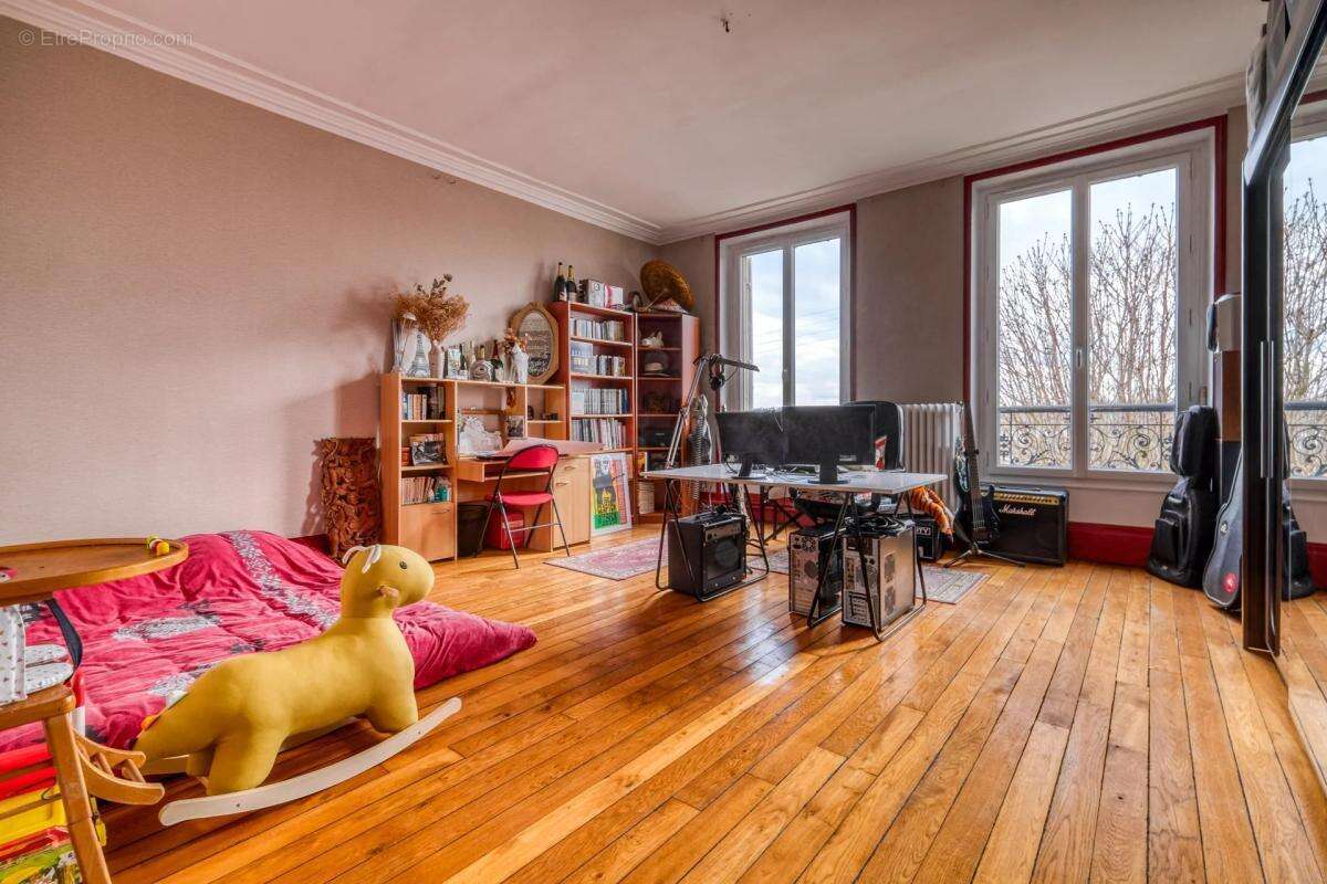 Maison à SAINT-LEU-D&#039;ESSERENT