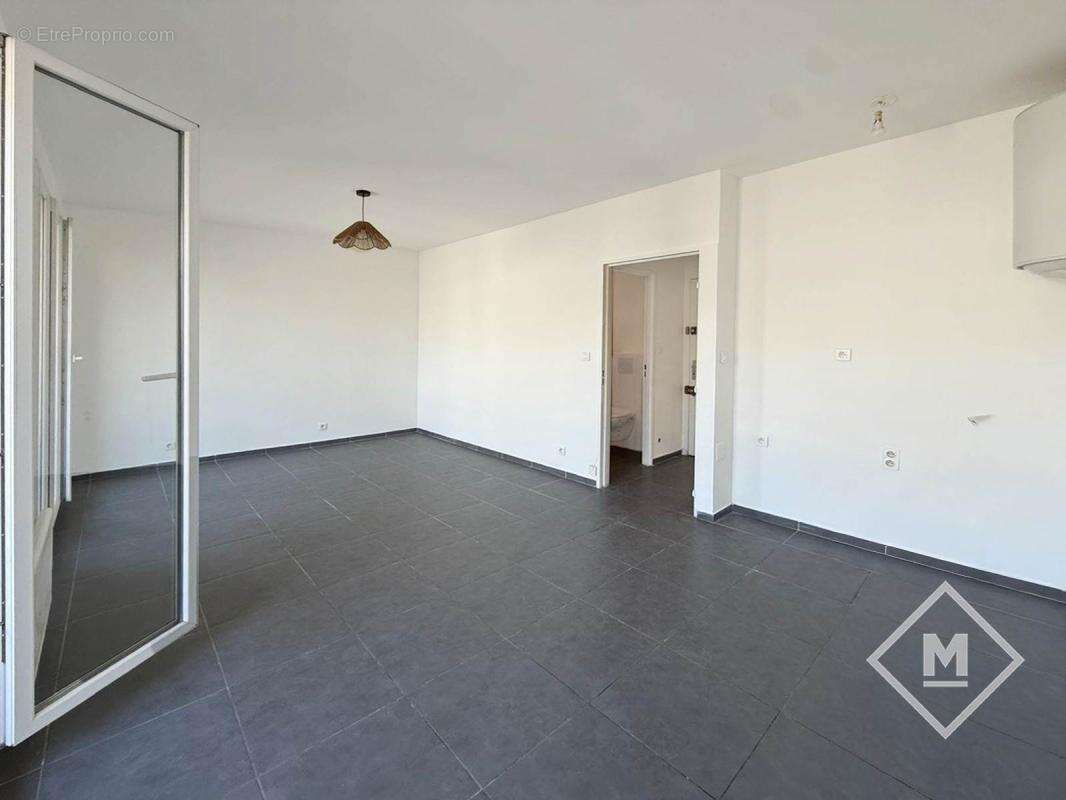 Appartement à MARSEILLE-4E
