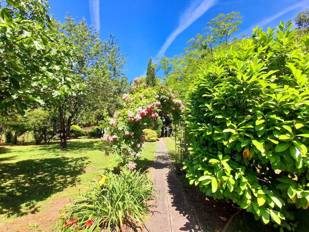 Élégante maison avec grand jardin à Bergerac - photo 17